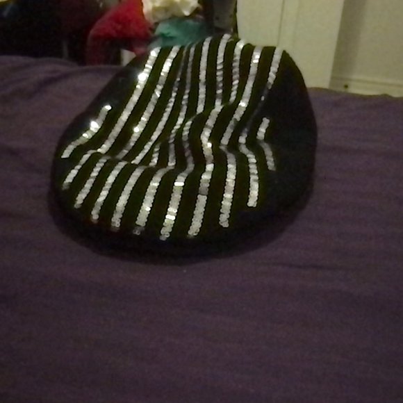 Black Hat with Sequins - Picture 4 of 6